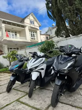 Xe máy Honda Air Blade-Vario màu ngẫu nhiên