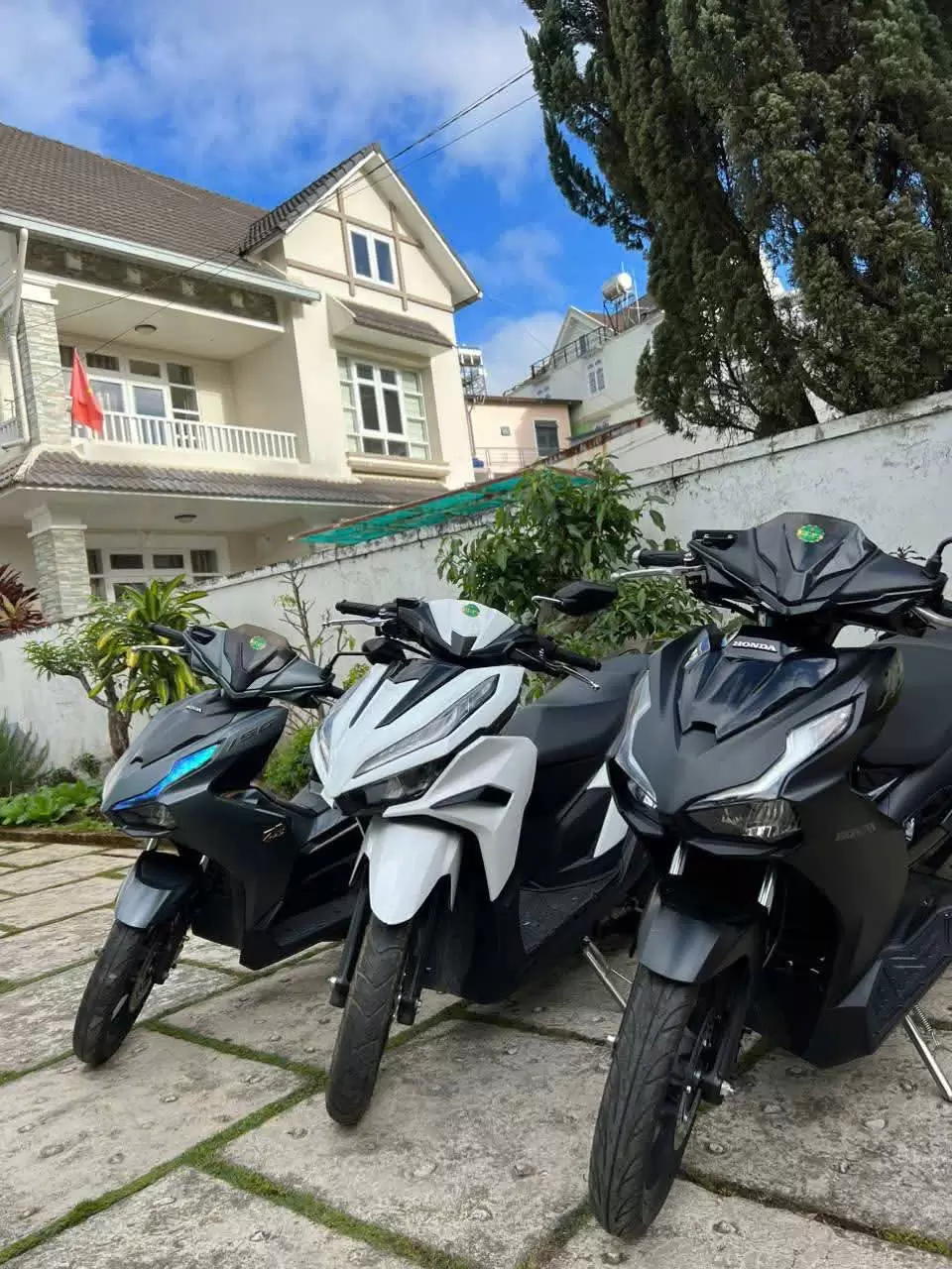 Xe máy Honda Air Blade-Vario màu ngẫu nhiên