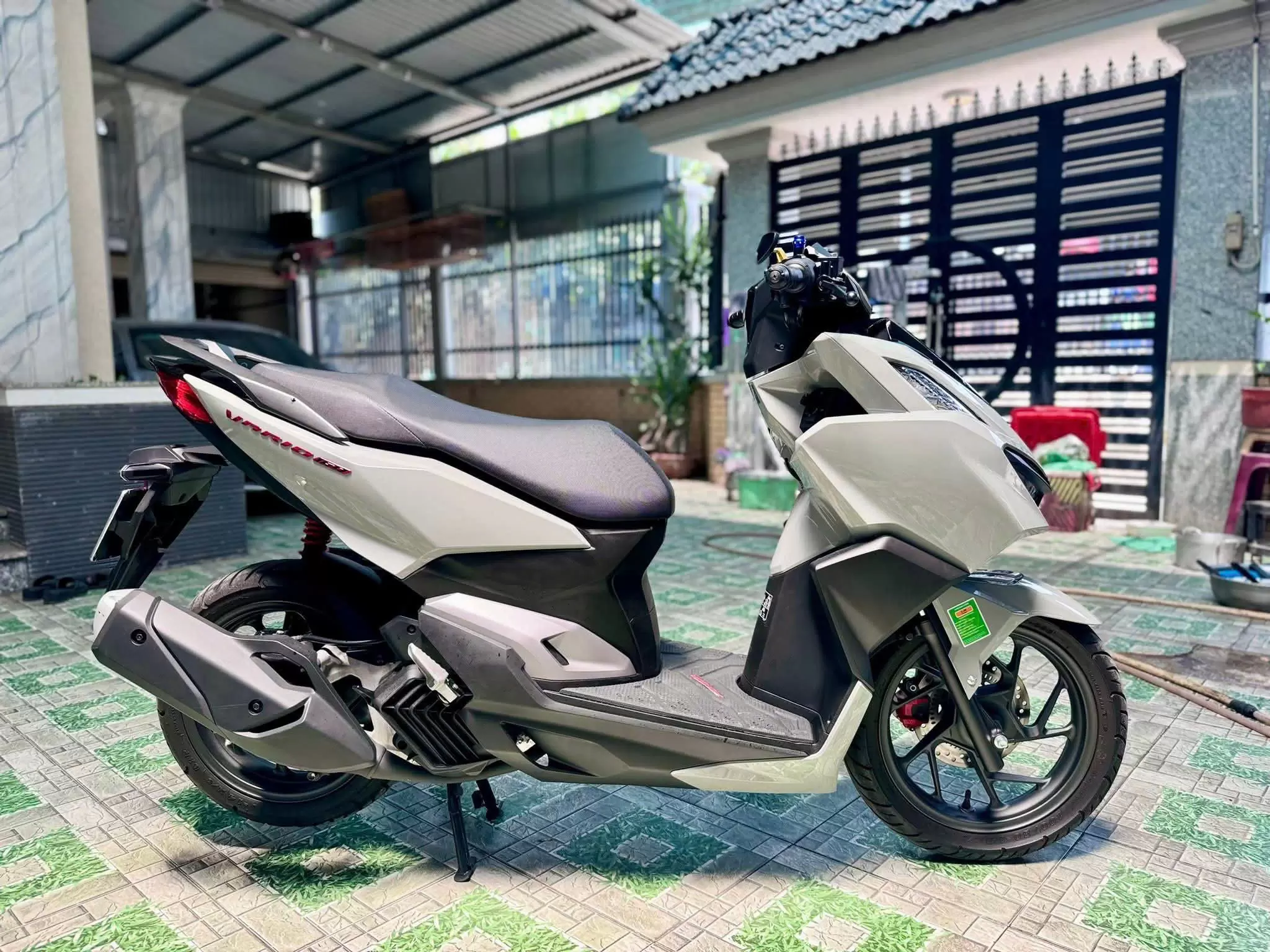 Xe máy Honda Vario màu ngẫu nhiên