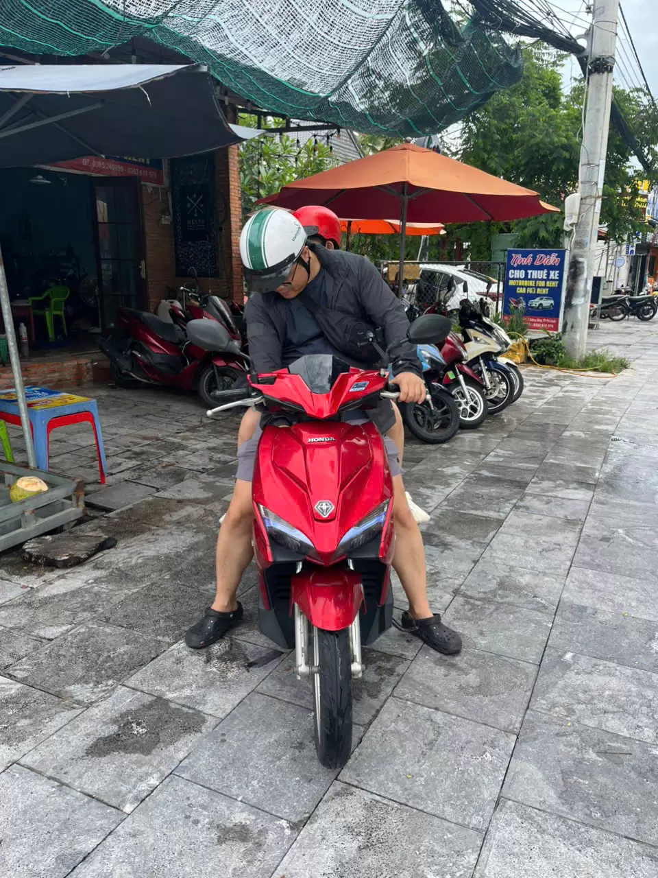 Xe máy Honda Air Blade màu đỏ