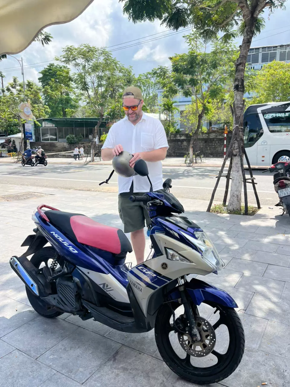 Xe máy Yamaha Nouvo SX màu xanh
