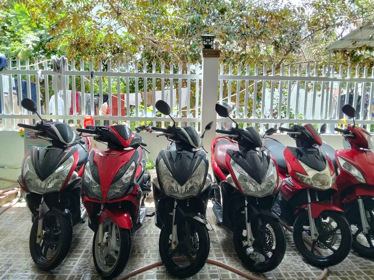 Xe máy Honda Air Blade đen đỏ