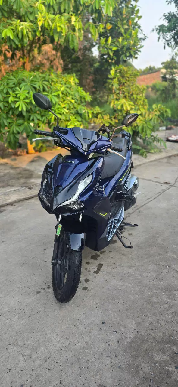Xe máy Honda Air Blade màu xanh than