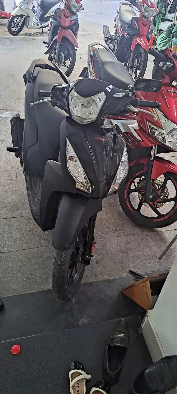 Xe máY Honda Vision màu xanh thẫm