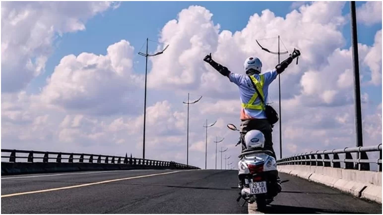 thu&ecirc; xe m&aacute;y đi du lịch