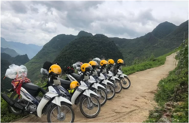 thu&ecirc; xe m&aacute;y đi du lịch